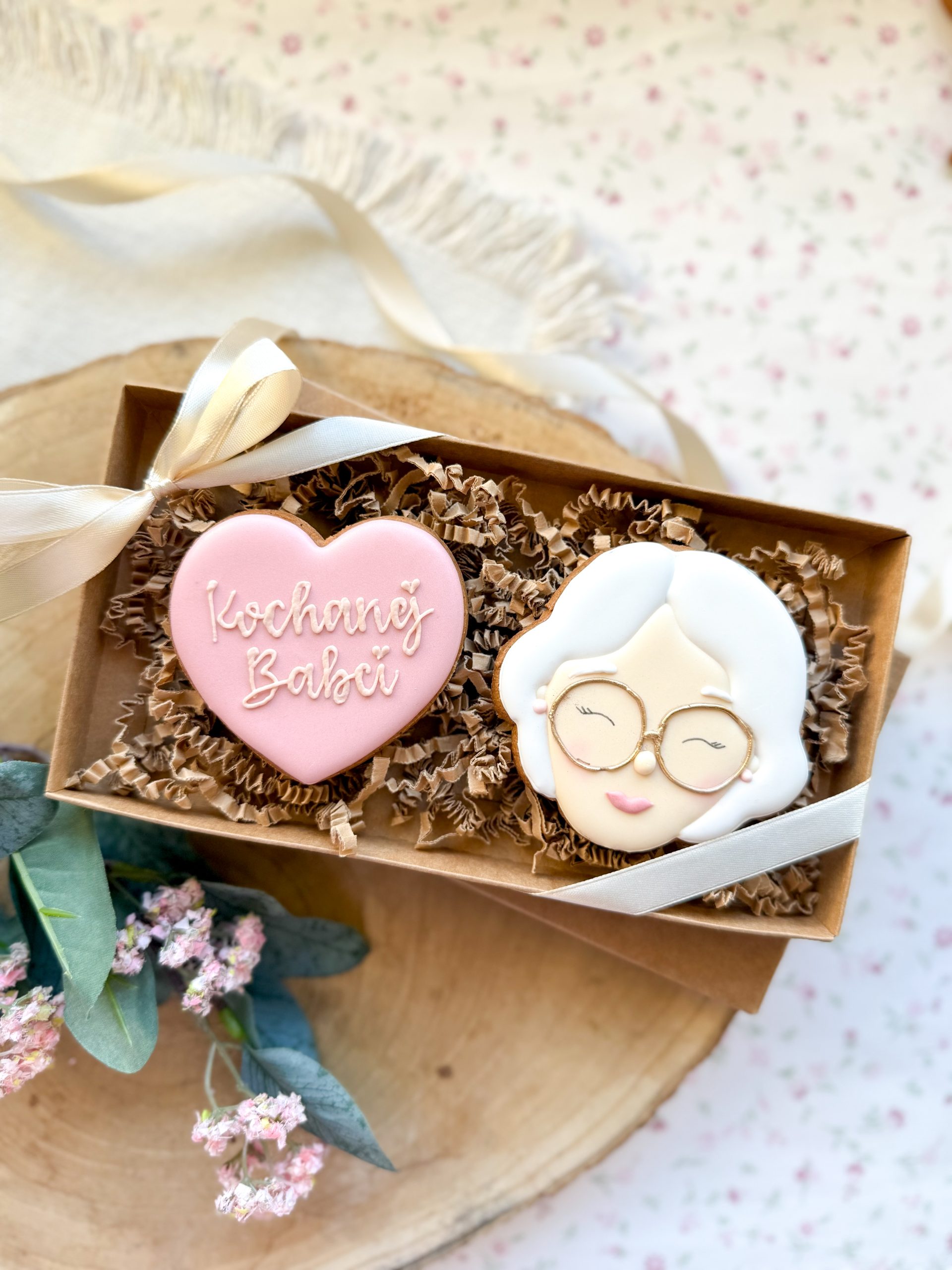 Babcia z sercem - siwe włosy