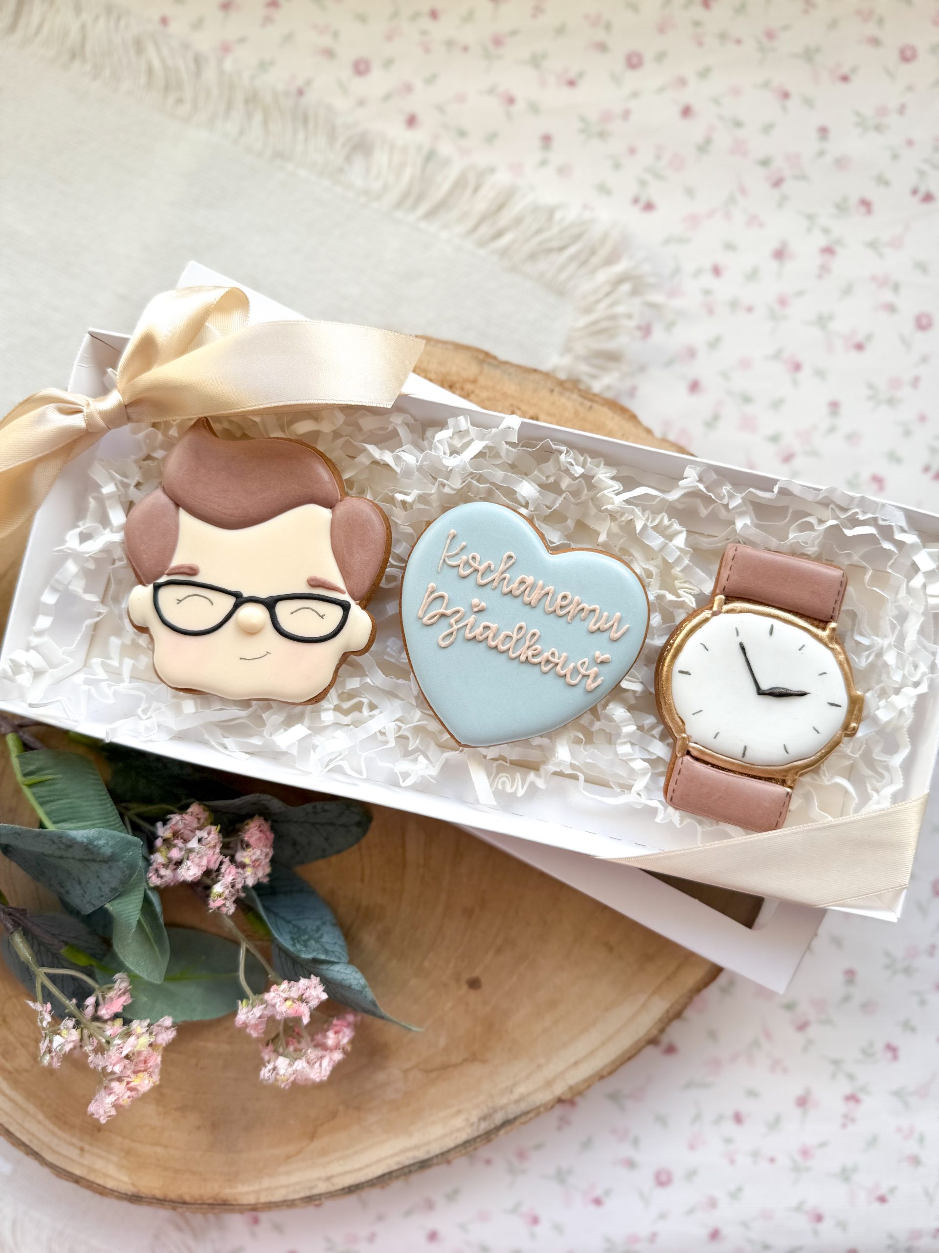 Dziadek z sercem i zegarkiem- brązowe włosy