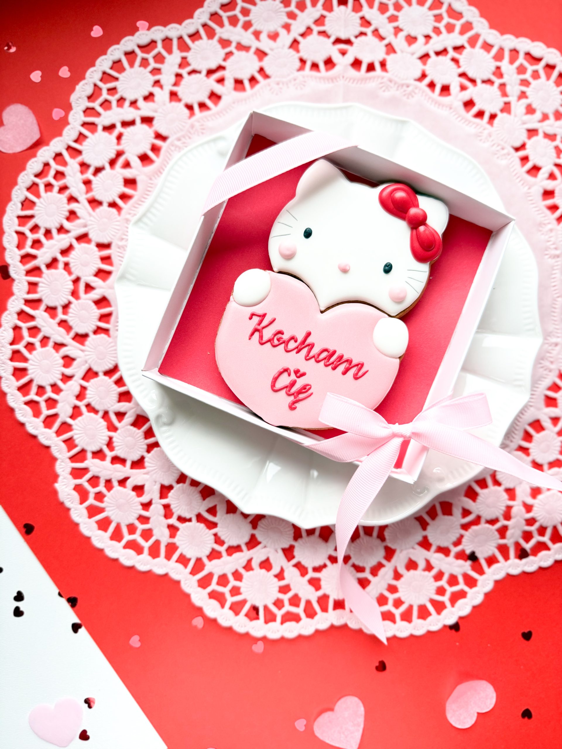 Hello Kitty z sercem "Kocham Cię"