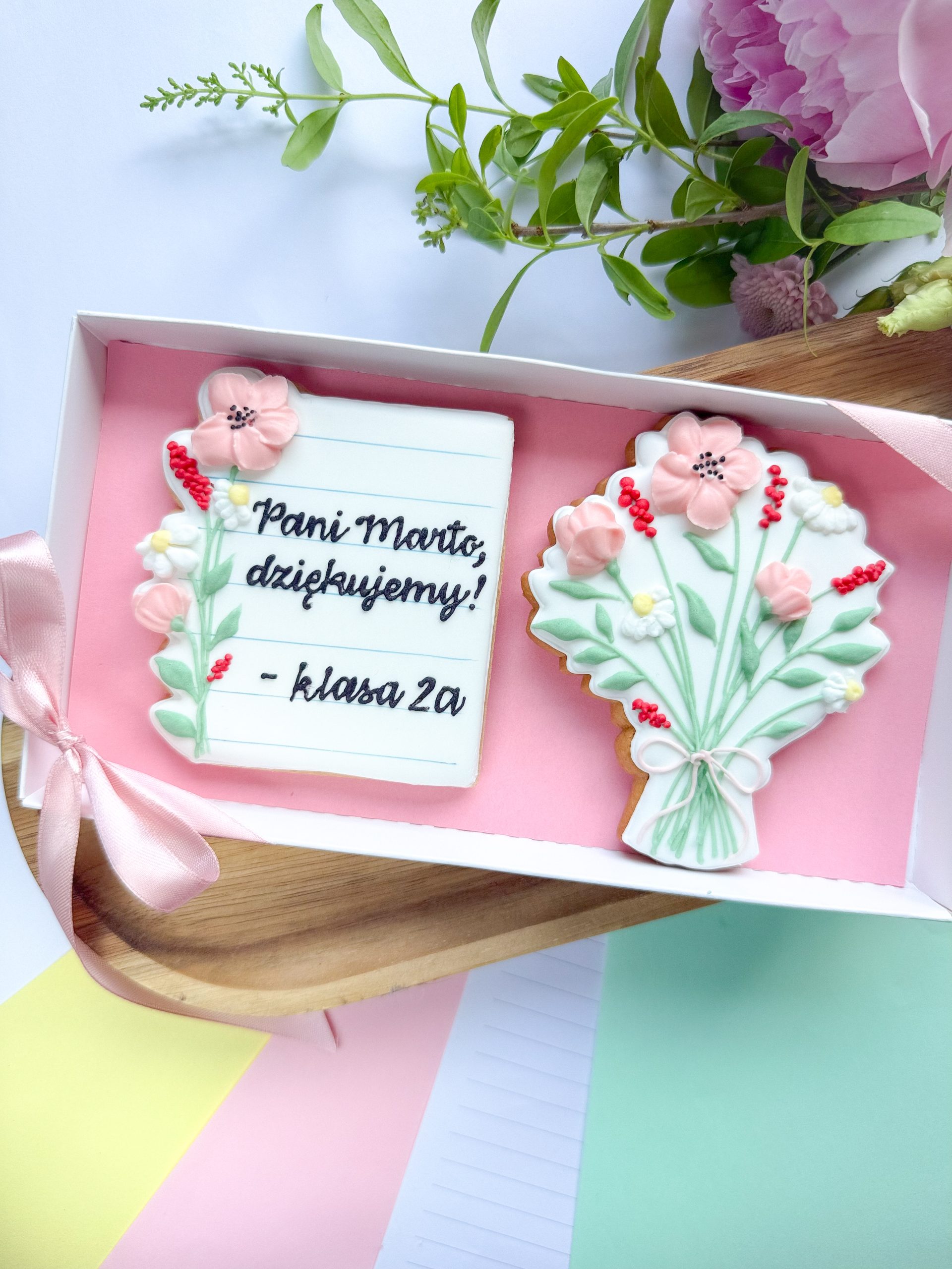 Bukiet kwiatów z kwietnym notesem - zestaw