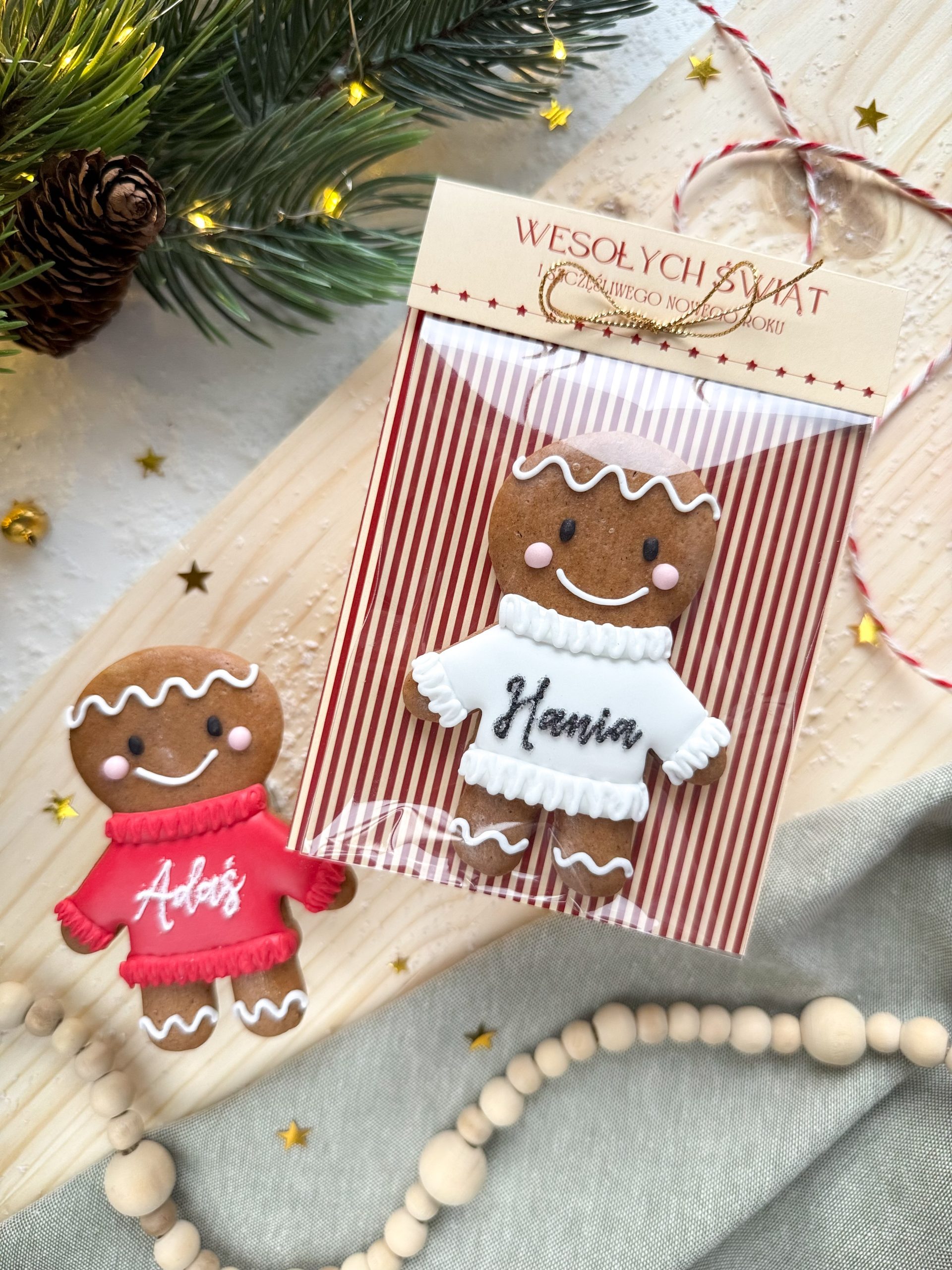 Ciastuś w sweterku z imieniem